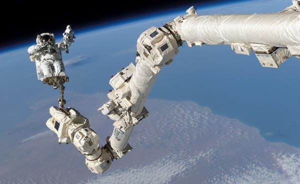 Canadarm2