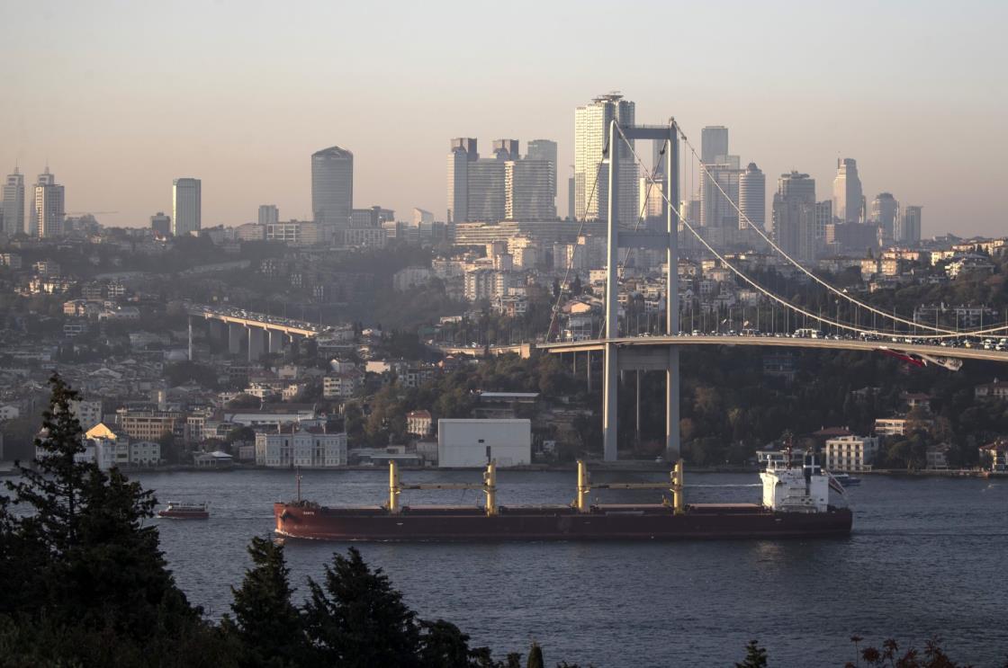 Cargo ship Zante, carrying Ukranian grain, sails on the Bosporus Strait in front of the 15 July Martyrs Bridge, in Istanbul, Türkiye, Nov. 2, 2022. (EPA Photo)