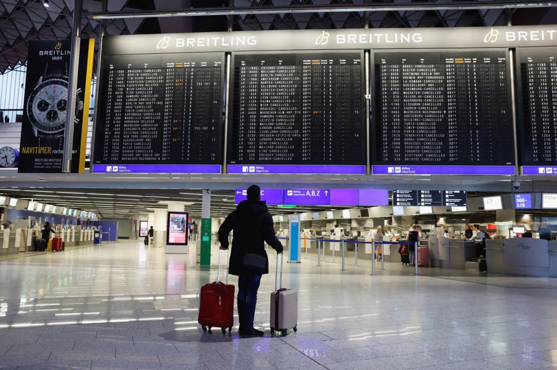 A view of Frankfurt Airport as workers strike, after German trade unio<em></em>n Verdi called on workers at Frankfurt, Munich, Stuttgart, Hamburg, Dortmund, Hanover and Bremen airports to go on a 24-hour strike, in Frankfurt, Germany Feb. 17, 2023. (Reuters Photo)