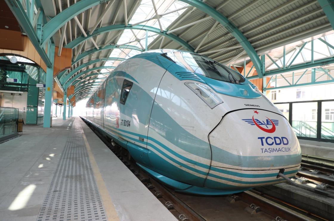 A train is seen at a station in Sivas, Türkiye, April 11, 2013. (AA Photo)