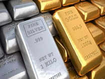 Gold Price Today: Yellow me<em></em>tal loses sheen amid dollar recovery; should you buy it?