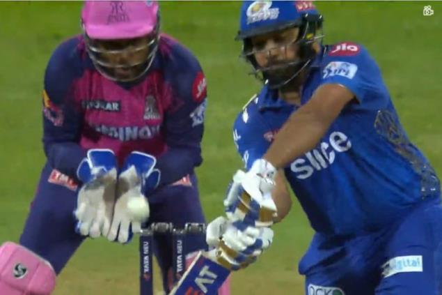 WATCH Co<em></em>ntroversial Dismissal: Slow Motion Video Suggests It's Sanju Samson's Gloves Which Dislodged Rohit Sharma's Bails And Not The Ball