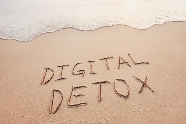 Digital Detox: 8 Ways to Keep Your Brain Young and Healthy