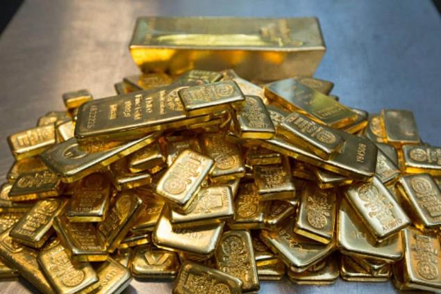 Gold Gets Lifeline from Renewed Banking Jitters, Powell Comments